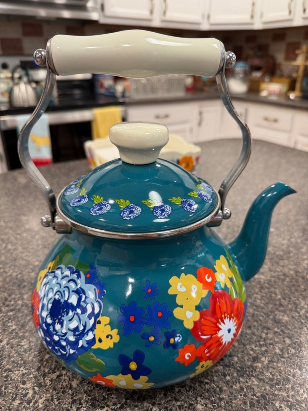 The Pioneer Woman “Dazzling Dahlias” Stovetop Kettle with Cream Handle- 2 quart
